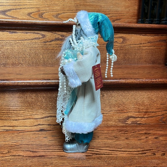 Windy Hill African American  Aquamarine Seashell Santa - Picture 5 of 10